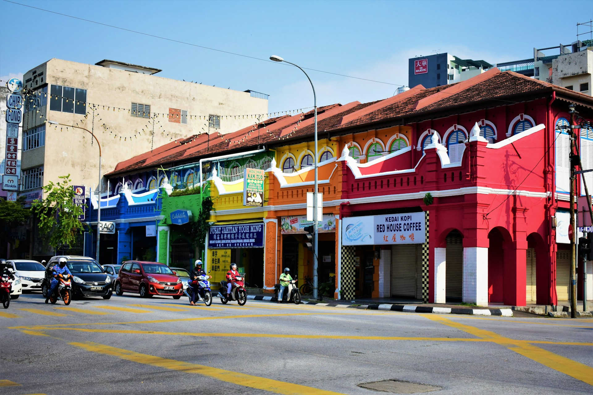 Ipoh Travel Guide: Heritage, Food & Limestone Adventures