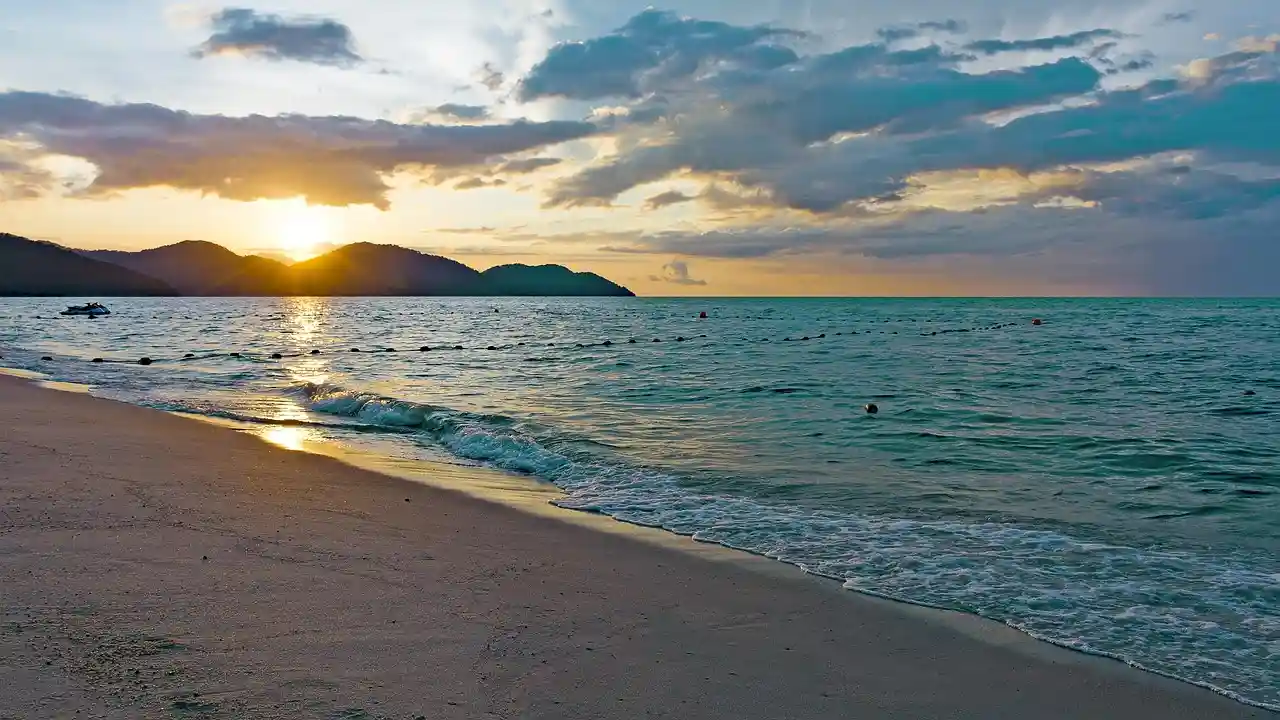 Batu Ferringhi Beach